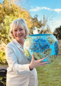 Handbeschilderde hortentsia's in aqua blauw XXL BOLVAZEN beeldend kunstenaar Marianne Baijens