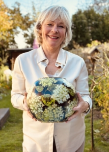 Handbeschilderde hortentsia's L BOLVAZEN in zwart, beeldend kunstenaar Marianne Baijens