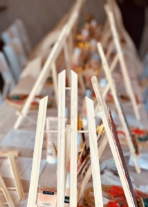 Schilderworkshop intuïtief voor Kneipp, influenzers op locatie Utrecht onder leiding van beeldend kunstenaar Marianne Baijens