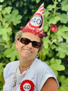 Exclusieve dagworkshop XXL vaas beschilderen met culinaire lunch op sfeervolle locatie @mariannebaijens in Leende