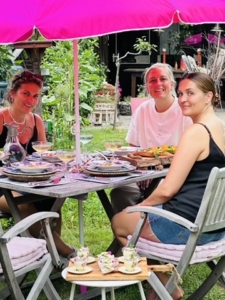 Exclusieve dagworkshop XXL vaas beschilderen met culinaire lunch op sfeervolle locatie @mariannebaijens in Leende