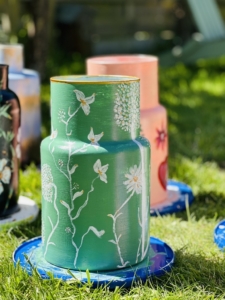 Bedrijfsuitje: Exclusieve workshops vaas beschilderen op sfeervolle locatie @mariannebaijens in Leende