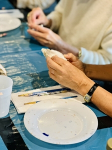 iets je vieren? Exclusieve schilderworkshops oesterschelpen beschilderen op jouw locatie onder begeleiding van Beeldend Kunstenaar Marianne Baijens