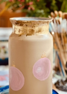 Vazenkunst beeldend kunstenaar Marianne Baijens in Leende geeft exclusieve schilderworkshops vaas beschilderen met culinaire lunches in het brabantse Leende