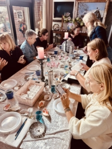 Exclusieve workshops oesterschelpen beschilderen voor grote groepen in Leende @mariannebaijens