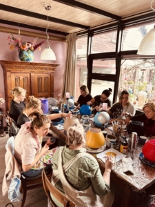 exclusieve workshop vaas beschilderen met culinaire lunch @mariannebaijens in Leende