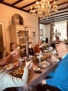 Exclusieve workshop XXL bolvaas beschilderen  in Leende met culinaire lunch @mariannebaijens
