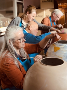 Workshops XXl vaas beschilderen in Leende @mariannebaijens 